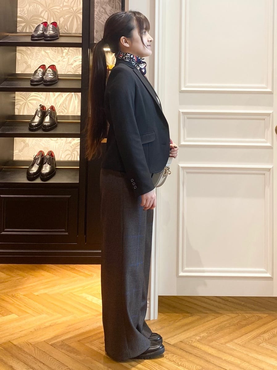 c.wさんの「DRESSTERIOR｜オーバーラップサークルシルクスカーフ」を使ったコーディネート