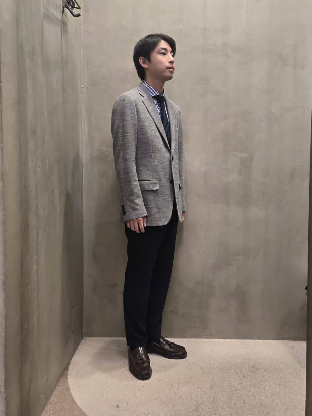 白木駆さんの「TAKEO KIKUCHI｜【Made in JAPAN】TANGOストライプ ネクタイ」を使ったコーディネート