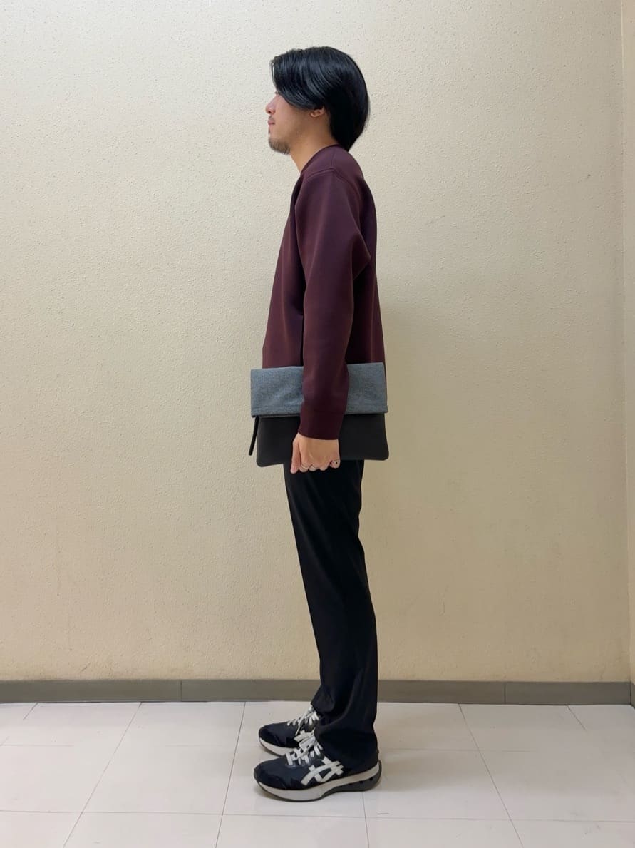 及川さんの「TAKEO KIKUCHI｜【ONOFF対応】TRダブルニット ストレッチパンツ」を使ったコーディネート
