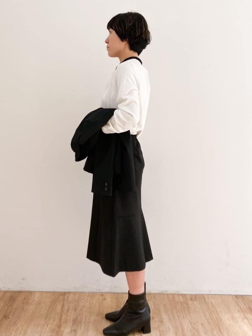 su.さんの「index｜《5色展開／S-LLサイズ》ストレッチマーメイドスカート／セットアップ対応【洗濯機洗い可／イージーケ」を使ったコーディネート