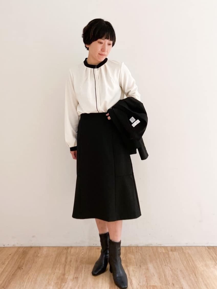 su.さんの「index｜《5色展開／S-LLサイズ》ストレッチマーメイドスカート／セットアップ対応【洗濯機洗い可／イージーケ」を使ったコーディネート