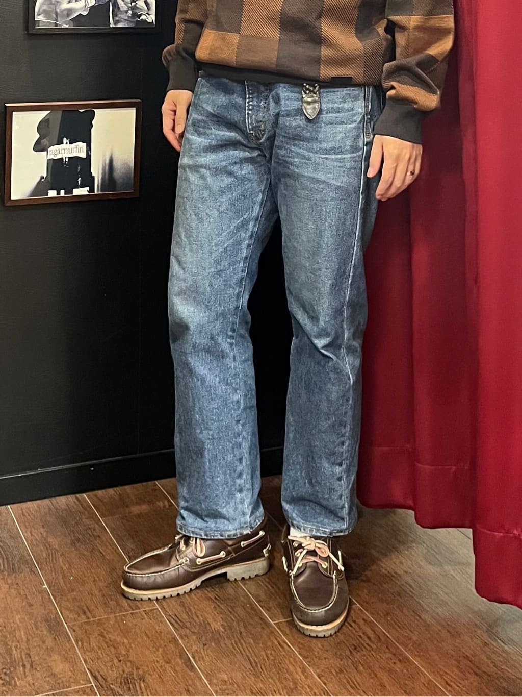 KUROさんの「TAKEO KIKUCHI｜【モンスターストレッチ】日本製 ウォッシュド デニムパンツ」を使ったコーディネート