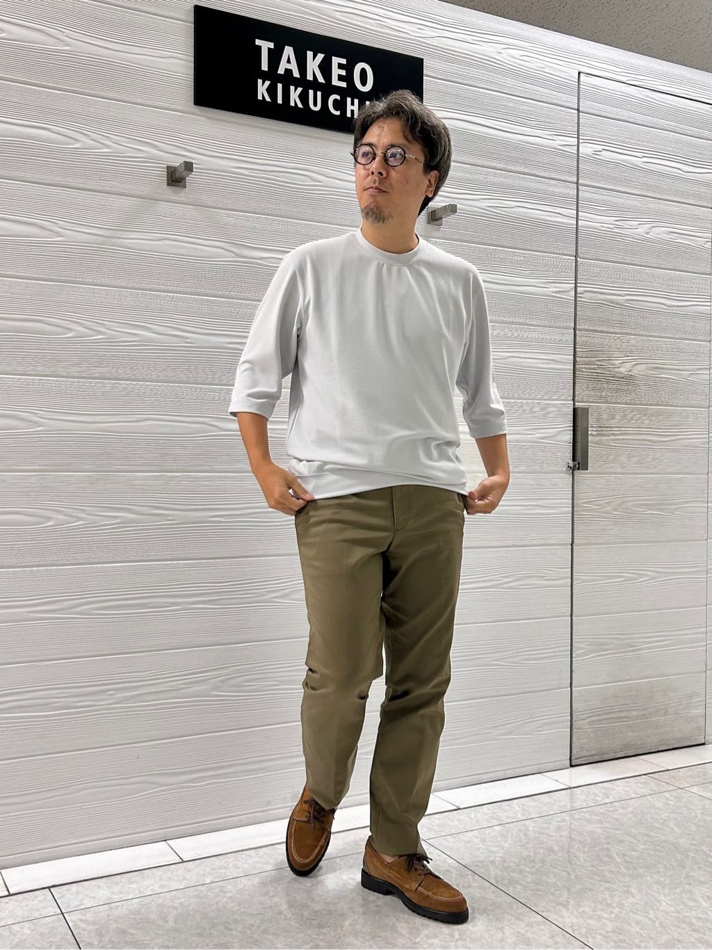 すーさんの「TAKEO KIKUCHI｜【オフィスカジュアル対応】ドレス チノパンツ」を使ったコーディネート