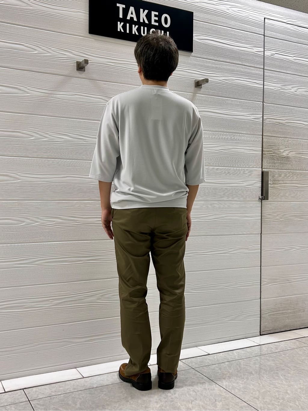 すーさんの「TAKEO KIKUCHI｜【オフィスカジュアル対応】ドレス チノパンツ」を使ったコーディネート