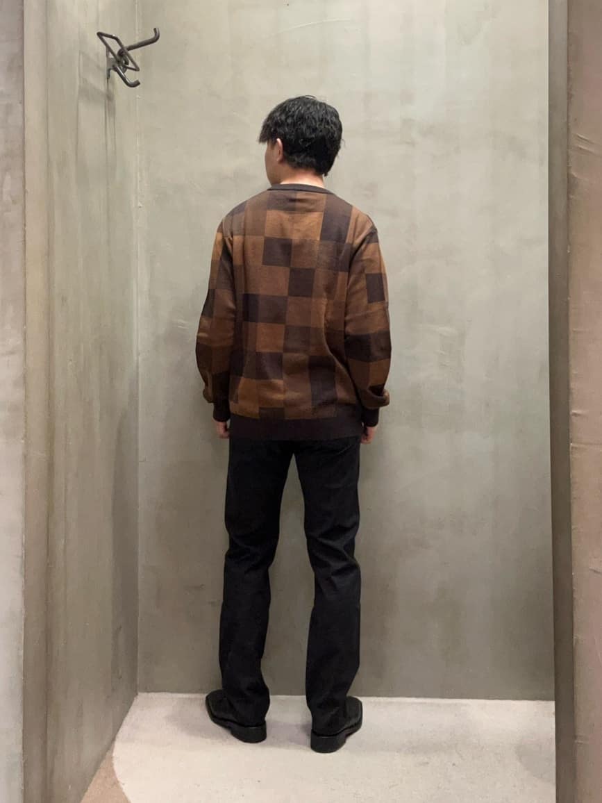 コウノ モトヤさんの「TAKEO KIKUCHI｜【Made in JAPAN】播州織 ストレッチ パンツ」を使ったコーディネート