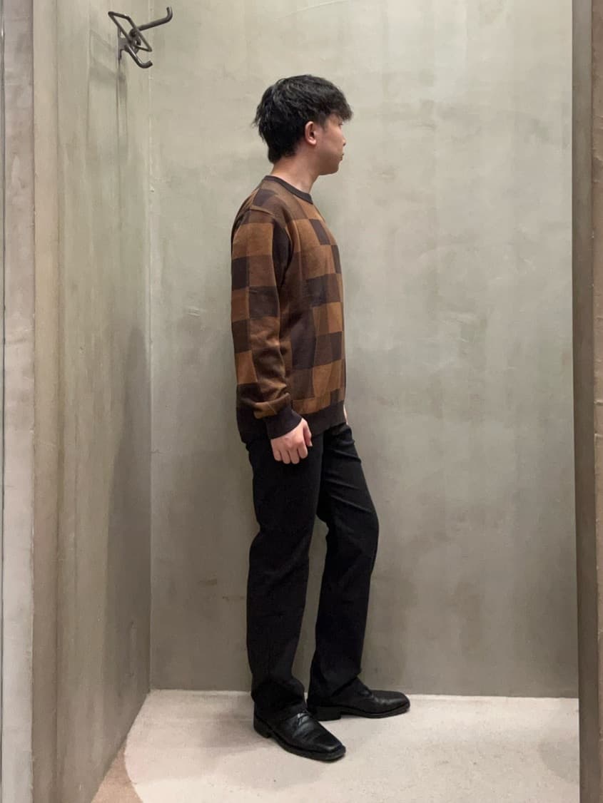 コウノ モトヤさんの「TAKEO KIKUCHI｜【Made in JAPAN】播州織 ストレッチ パンツ」を使ったコーディネート