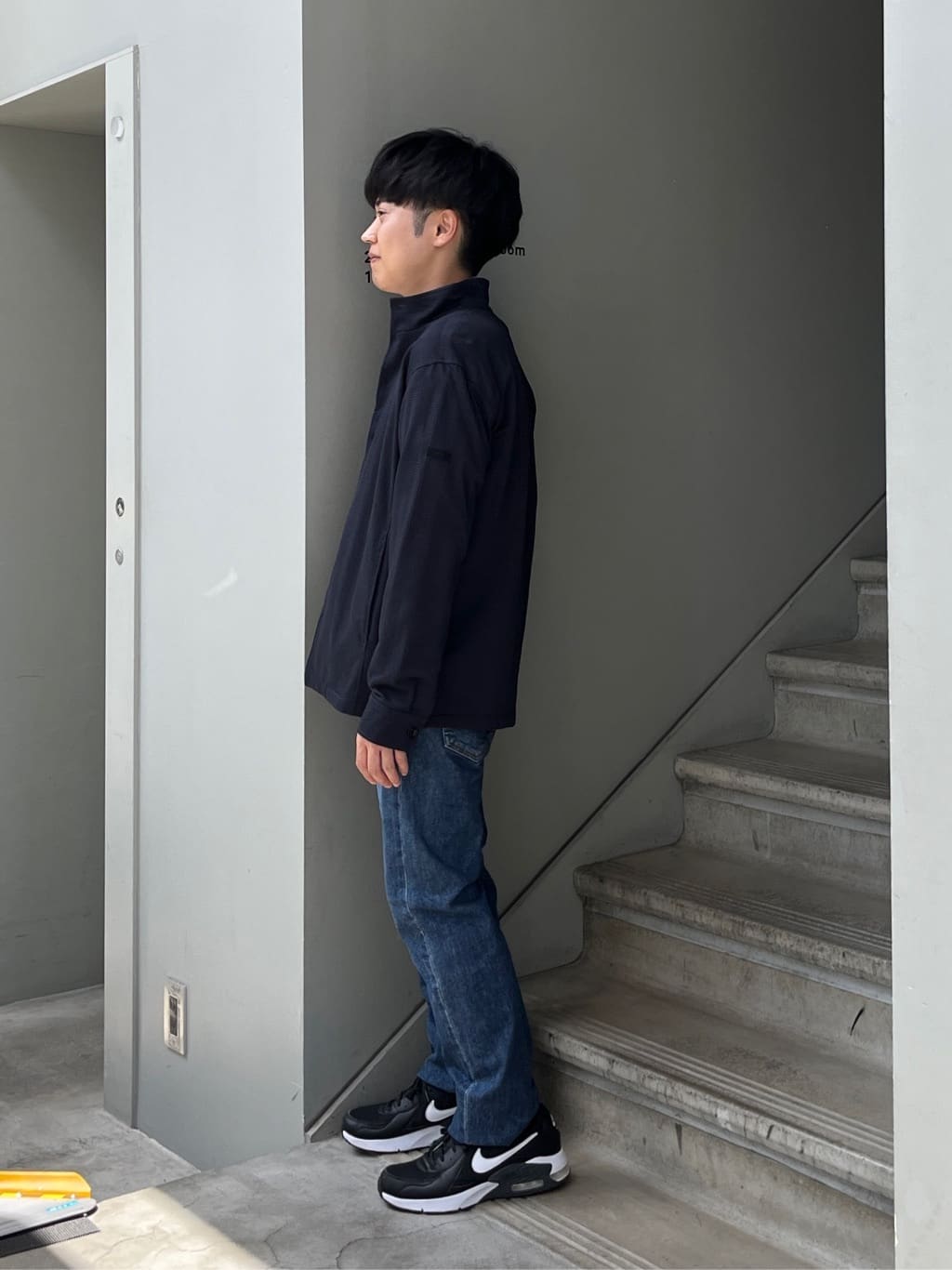 Namikiさんの「TAKEO KIKUCHI｜【モンスターストレッチ】日本製 ウォッシュド デニムパンツ」を使ったコーディネート
