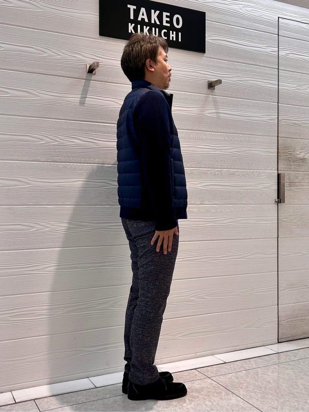すーさんの「TAKEO KIKUCHI｜【ONOFF対応】TRダブルニット ストレッチパンツ」を使ったコーディネート