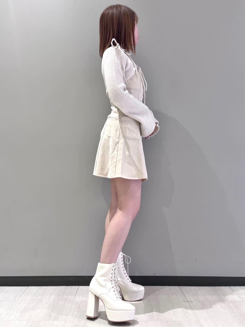 RISAさんの「ESPERANZA｜【ラク盛り／ショートブーツ】リピーター続出／脚長美脚　厚底レースアップブーツ」を使ったコーディネート