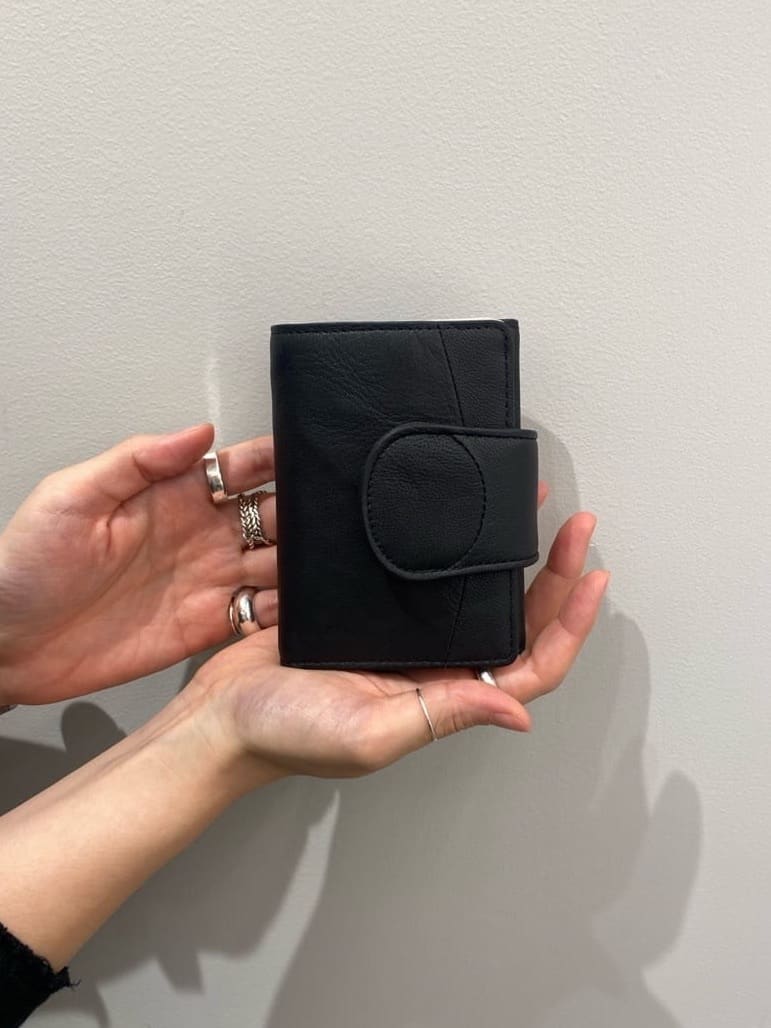 Uさんの「HIROKO HAYASHI｜BEFANA（ベファーナ）二つ折り財布」を使ったコーディネート