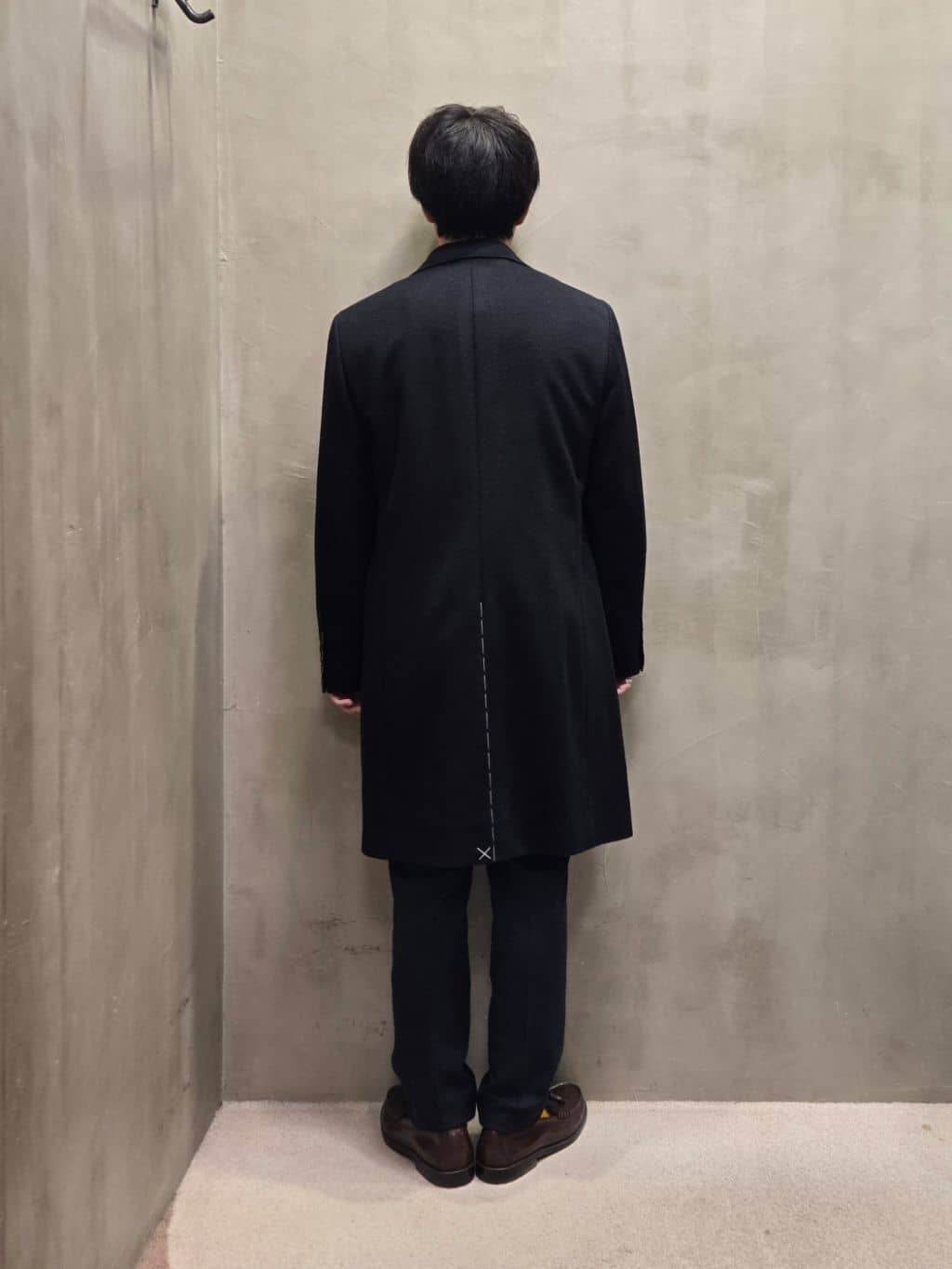 白木駆さんの「TAKEO KIKUCHI｜ウールカシミヤブレンド チェスターコート」を使ったコーディネート