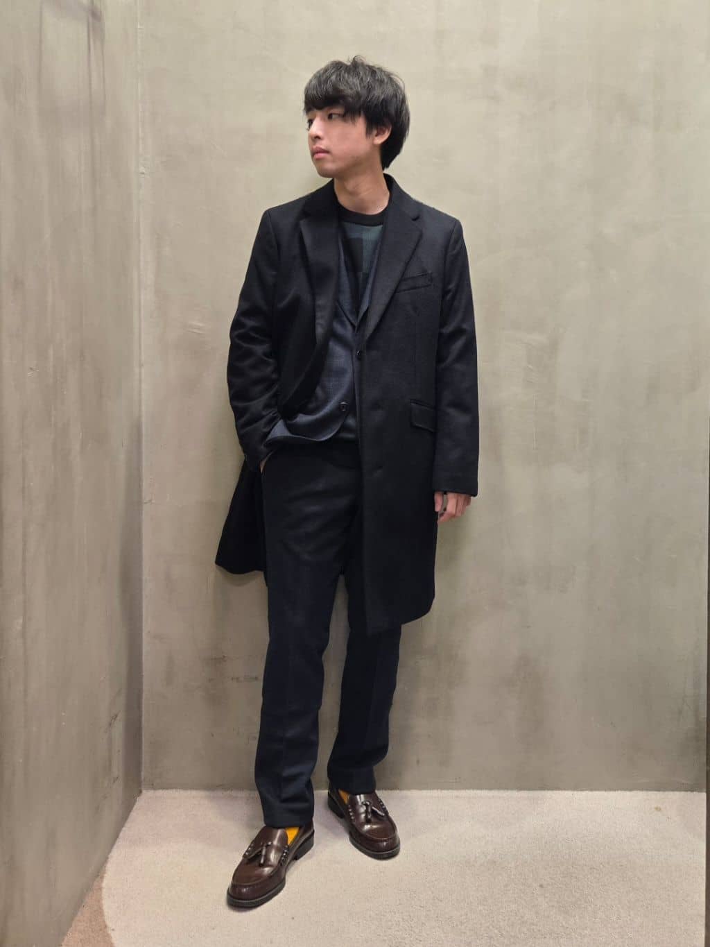白木駆さんの「TAKEO KIKUCHI｜ウールカシミヤブレンド チェスターコート」を使ったコーディネート