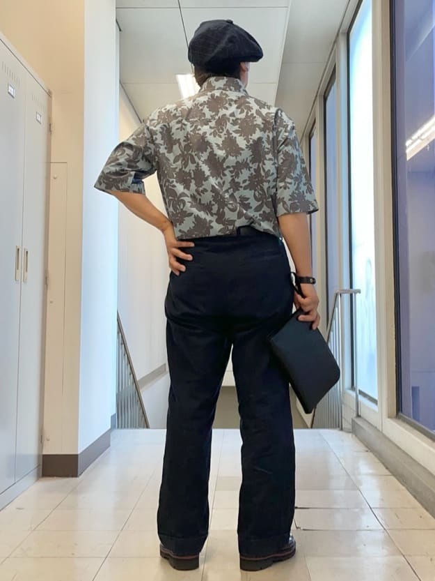 MAKOTO AIさんの「TAKEO KIKUCHI｜【ベーシック】レザー クラッチバッグ」を使ったコーディネート