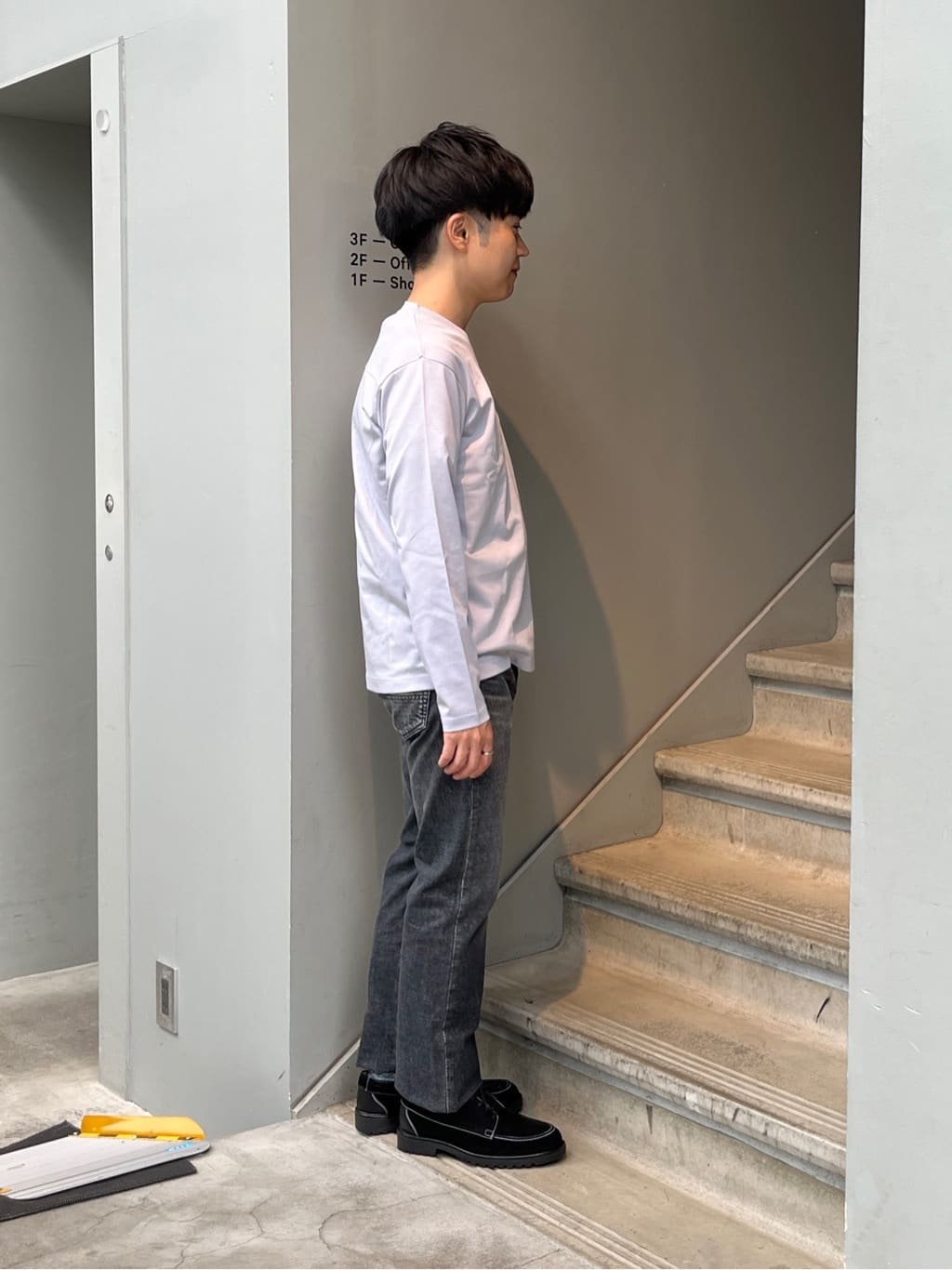 Namikiさんの「TAKEO KIKUCHI｜【モンスターストレッチ】日本製 ウォッシュド デニムパンツ」を使ったコーディネート