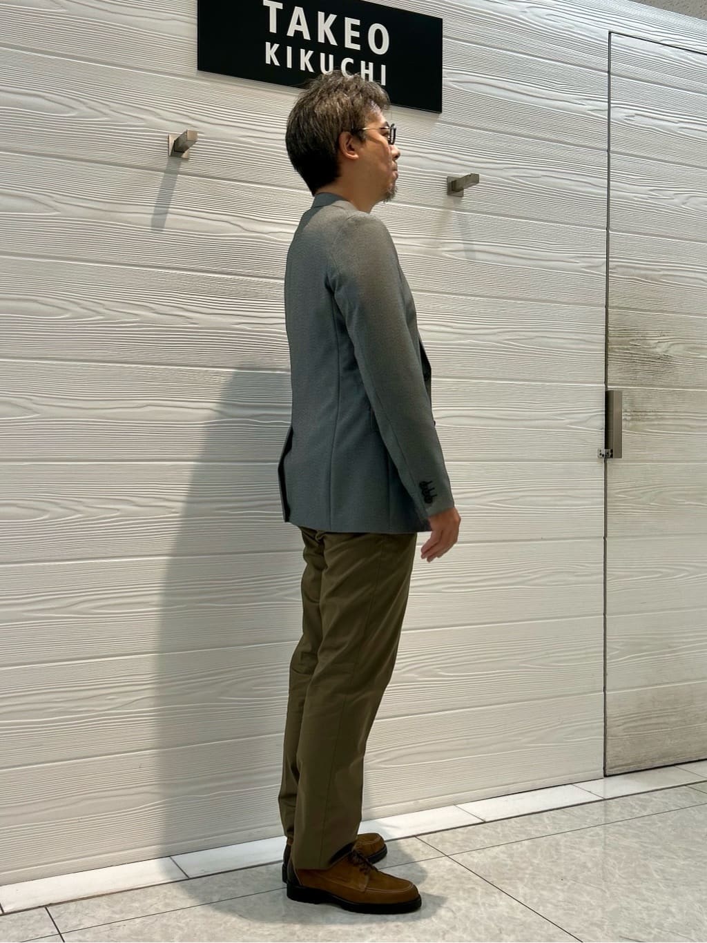 すーさんの「TAKEO KIKUCHI｜【オフィスカジュアル対応】ドレス チノパンツ」を使ったコーディネート