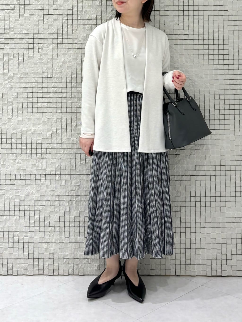sakuさんの「INDIVI｜【セレモニーにおすすめ！】パール調トップネックレス」を使ったコーディネート