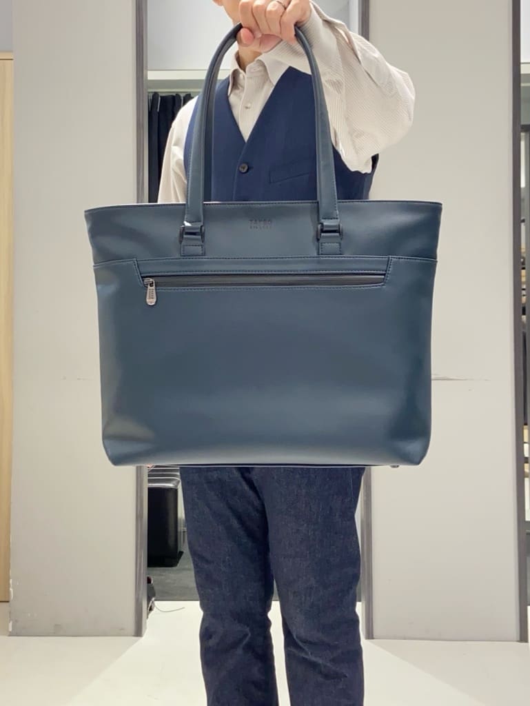 わいずみさんの「TAKEO KIKUCHI｜【Three by Three】シャイニーシャークピンヘッド ベスト / 3ピース対応」を使ったコーディネート
