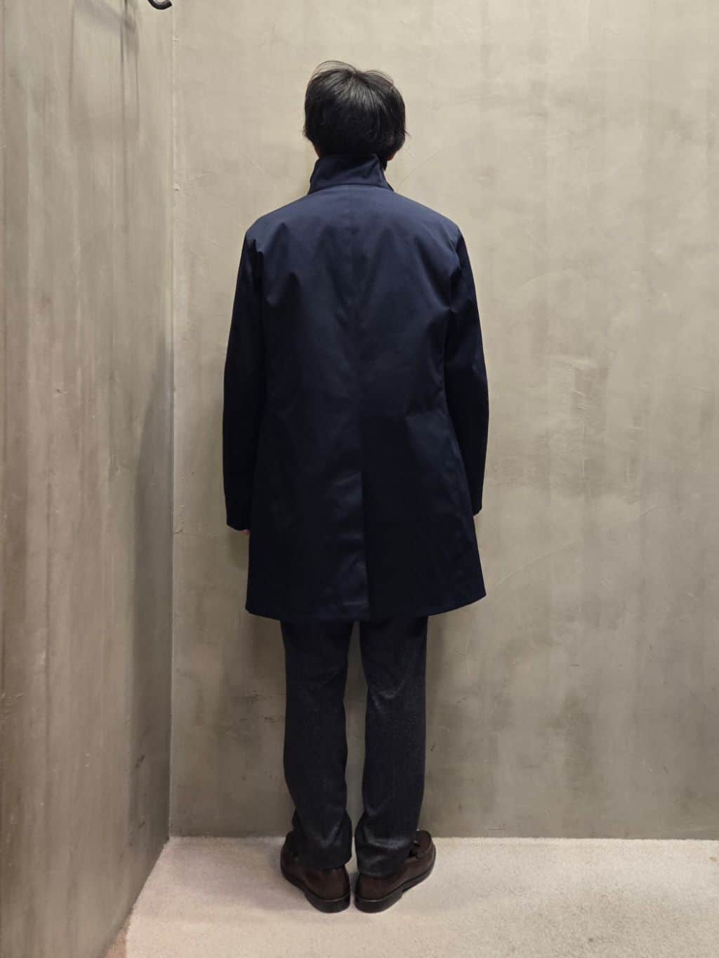 白木駆さんの「TAKEO KIKUCHI｜【ONOFF対応】TRダブルニット ストレッチパンツ」を使ったコーディネート