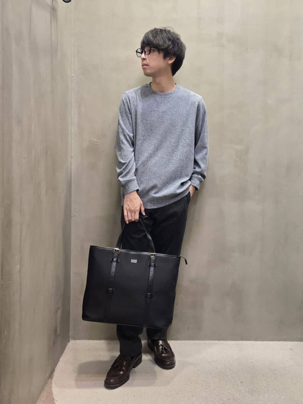 白木駆さんの「TAKEO KIKUCHI｜【ONOFF対応】TRダブルニット ストレッチパンツ」を使ったコーディネート