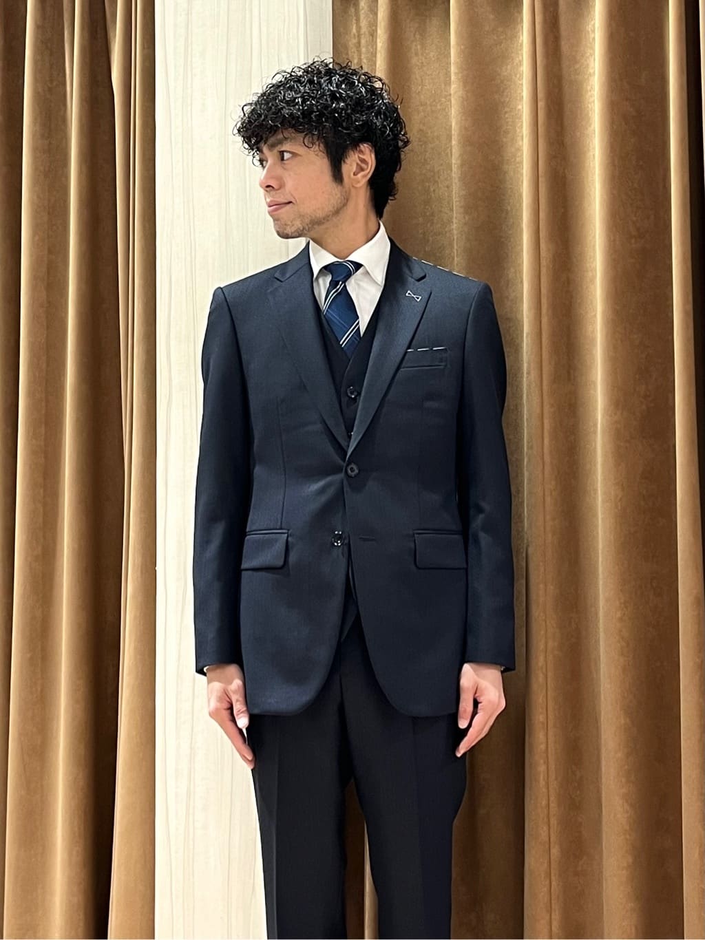 URAさんの「TAKEO KIKUCHI｜【Made in JAPAN】矢絣（やがすり）スーツ／スリーピース対応」を使ったコーディネート