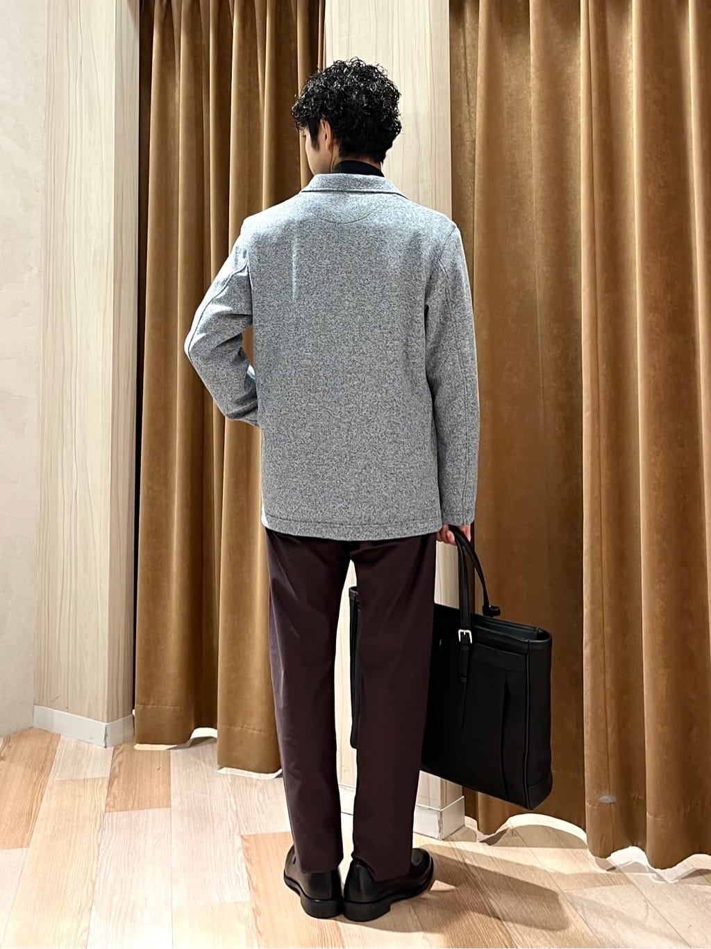 URAさんの「TAKEO KIKUCHI｜【Made in JAPAN】播州織 ストレッチ パンツ」を使ったコーディネート