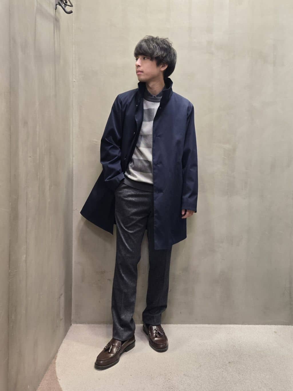 白木駆さんの「TAKEO KIKUCHI｜【ONOFF対応】TRダブルニット ストレッチパンツ」を使ったコーディネート