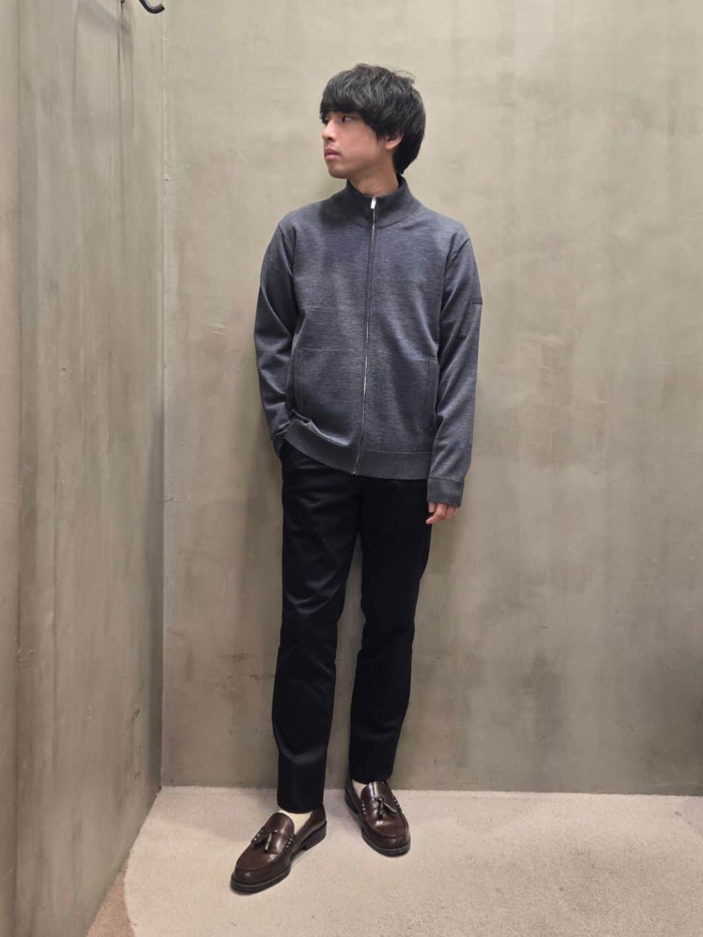 白木駆さんの「TAKEO KIKUCHI｜【オフィスカジュアル対応】ドレス チノパンツ」を使ったコーディネート
