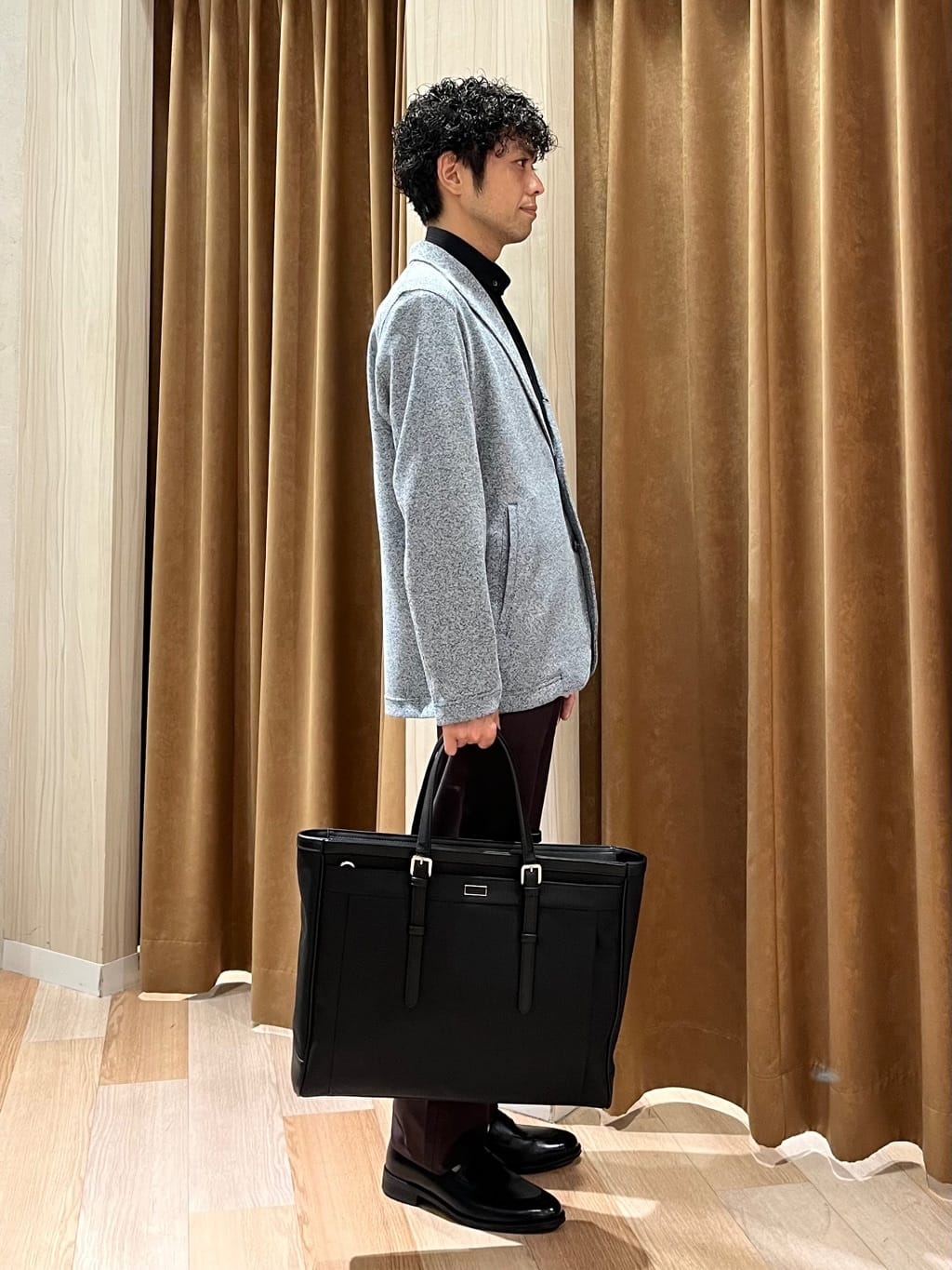 URAさんの「TAKEO KIKUCHI｜【Made in JAPAN】播州織 ストレッチ パンツ」を使ったコーディネート