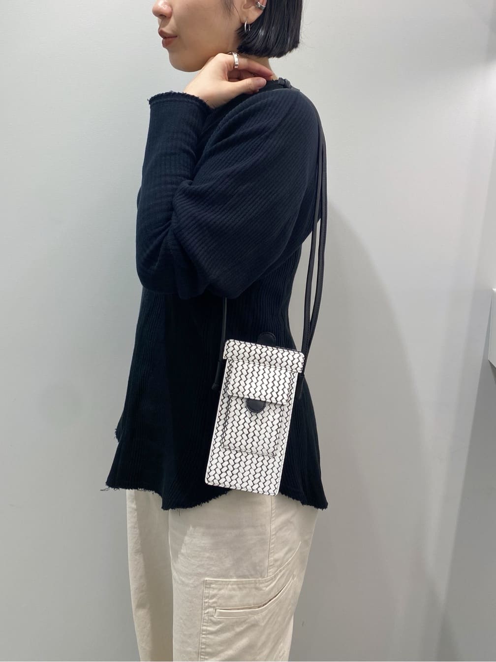 Uさんの「HIROKO HAYASHI｜OTTICA（オッティカ）スマホポシェット」を使ったコーディネート