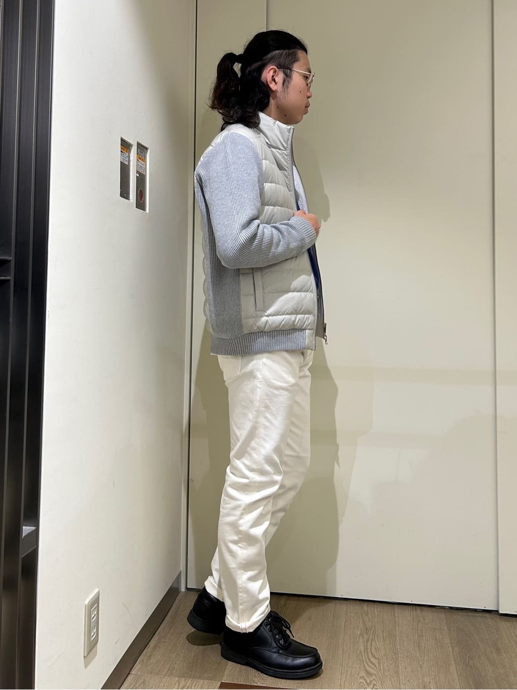KATTUUさんの「TAKEO KIKUCHI｜【Sサイズ～】ストレッチ デニム パンツ」を使ったコーディネート