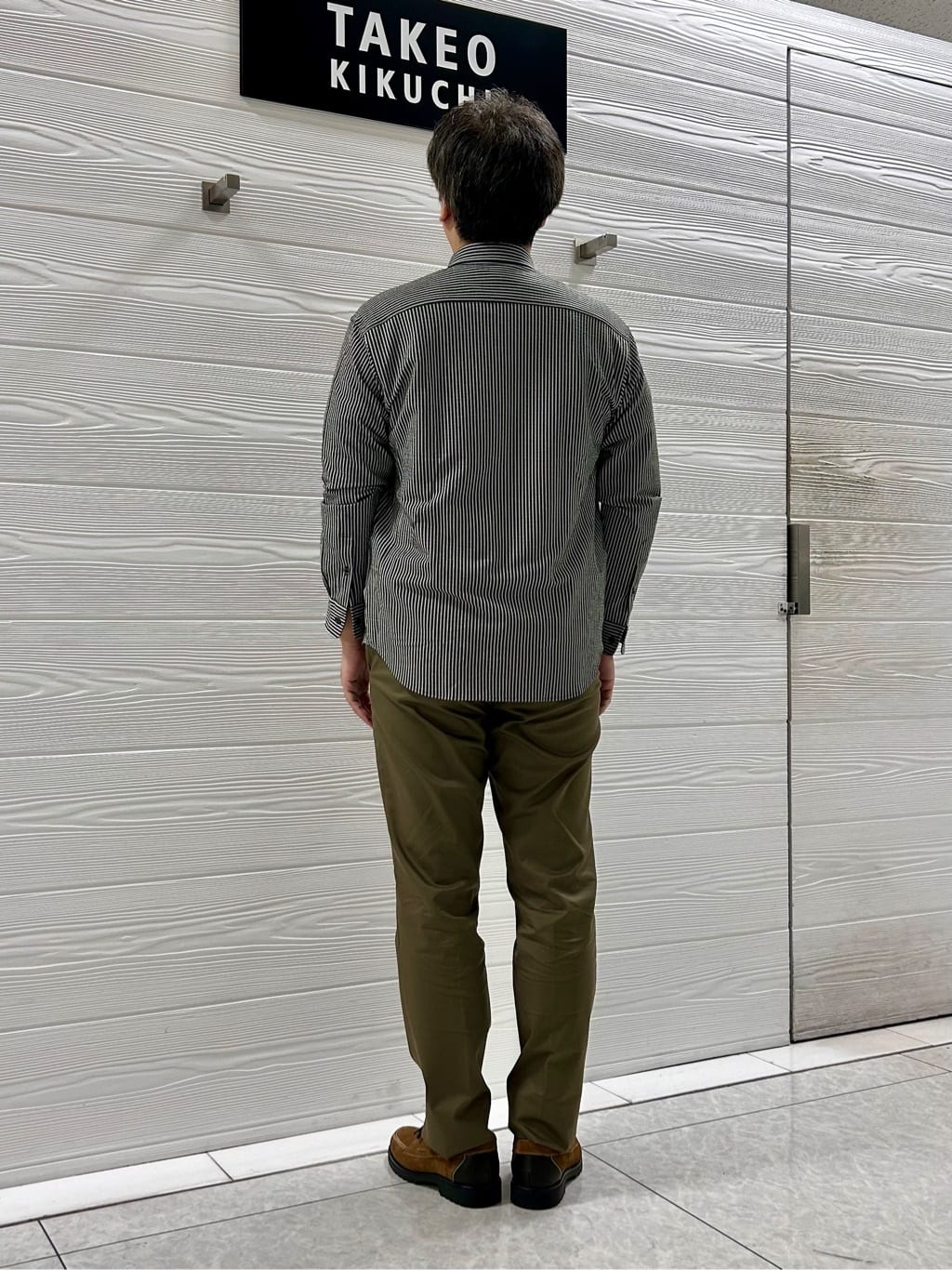 すーさんの「TAKEO KIKUCHI｜【オフィスカジュアル対応】ドレス チノパンツ」を使ったコーディネート