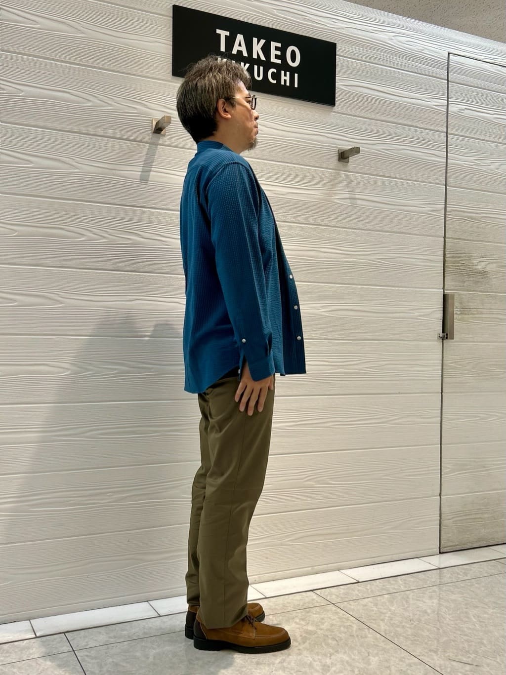 すーさんの「TAKEO KIKUCHI｜【オフィスカジュアル対応】ドレス チノパンツ」を使ったコーディネート