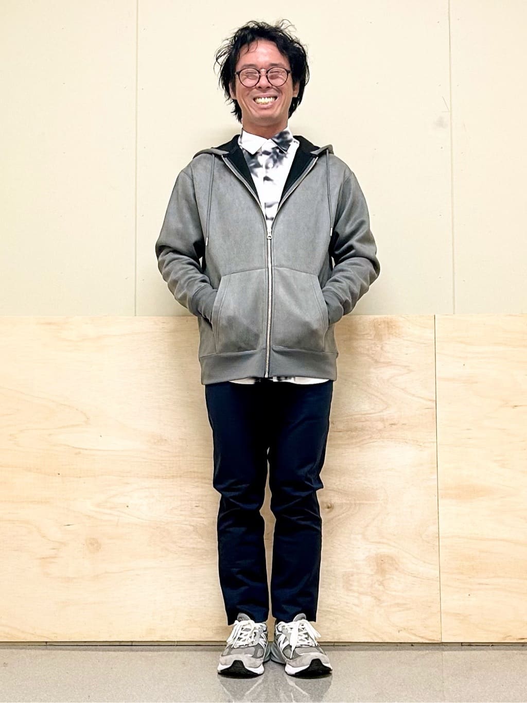 KENJI Iさんの「THE SHOP TK｜サフィアーノミニサコッシュ」を使ったコーディネート