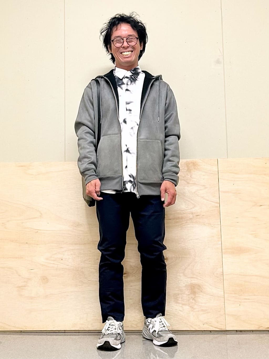 KENJI Iさんの「THE SHOP TK｜サフィアーノミニサコッシュ」を使ったコーディネート