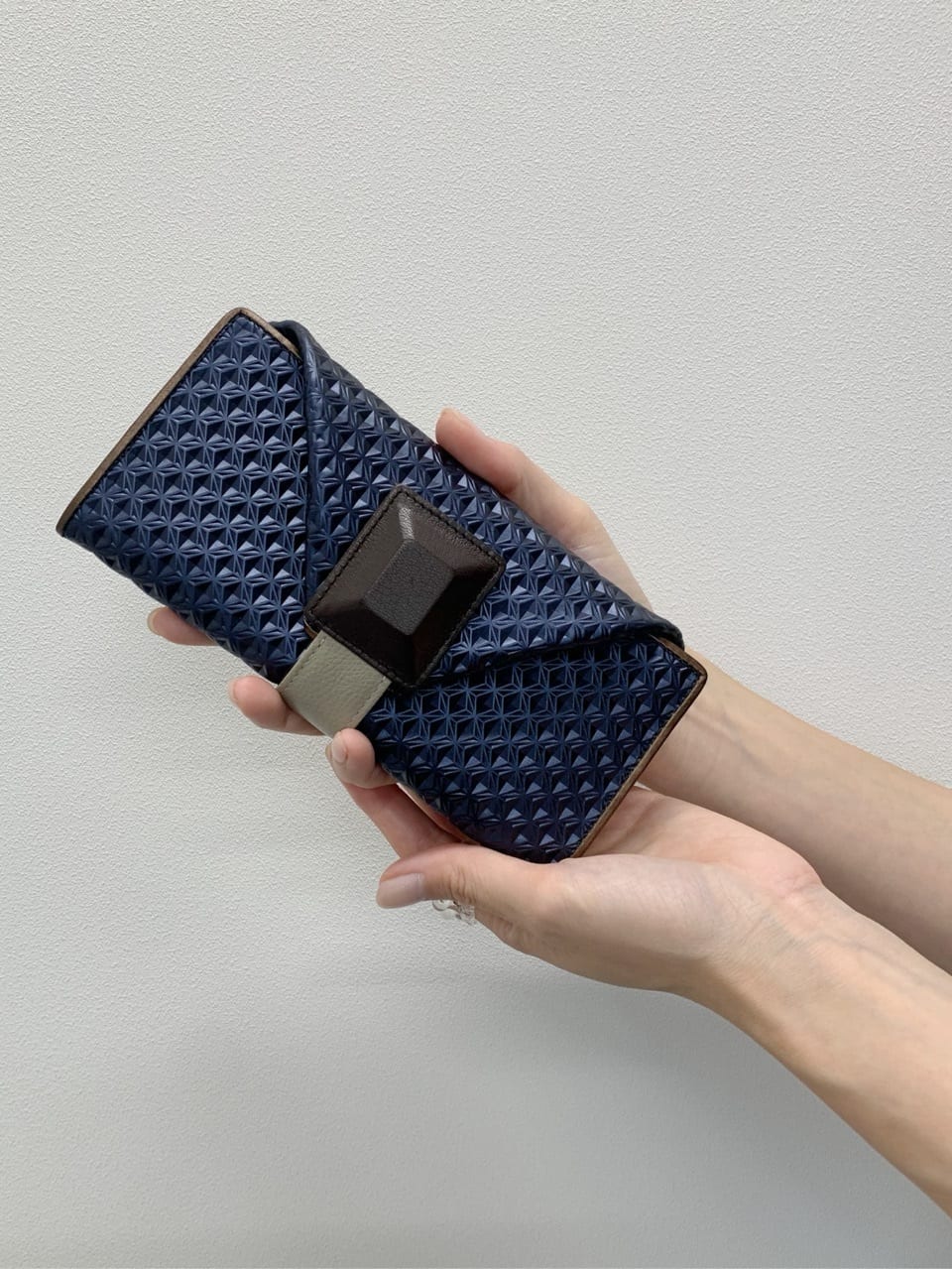 Kさんの「HIROKO HAYASHI｜CARATI（カラーティ）長財布ミニ」を使ったコーディネート