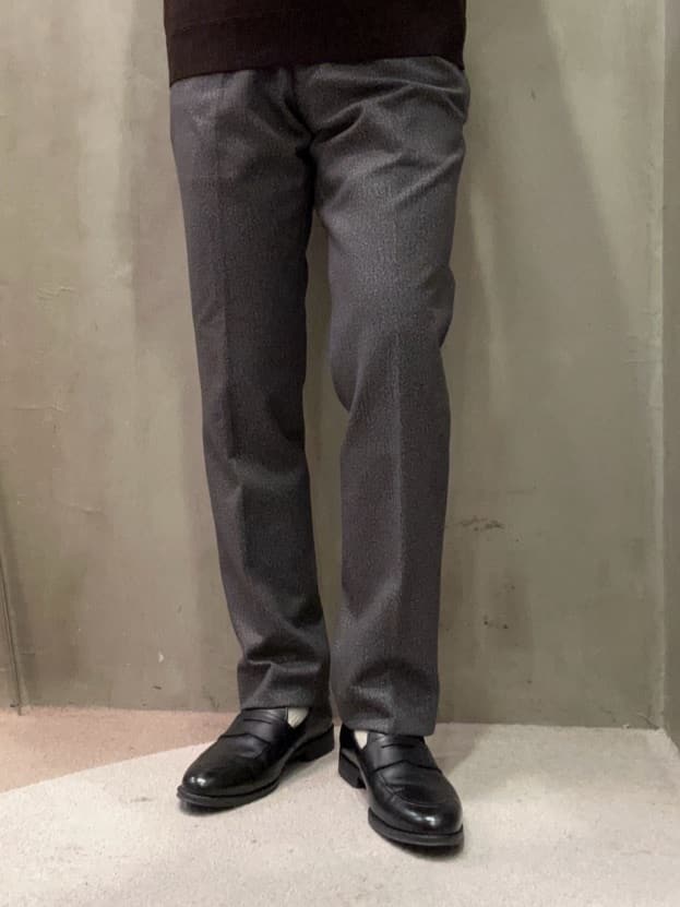 コウノ モトヤさんの「TAKEO KIKUCHI｜【DOWN FABRIC】ダウンファブリック ドレスパンツ / セットアップ対応」を使ったコーディネート