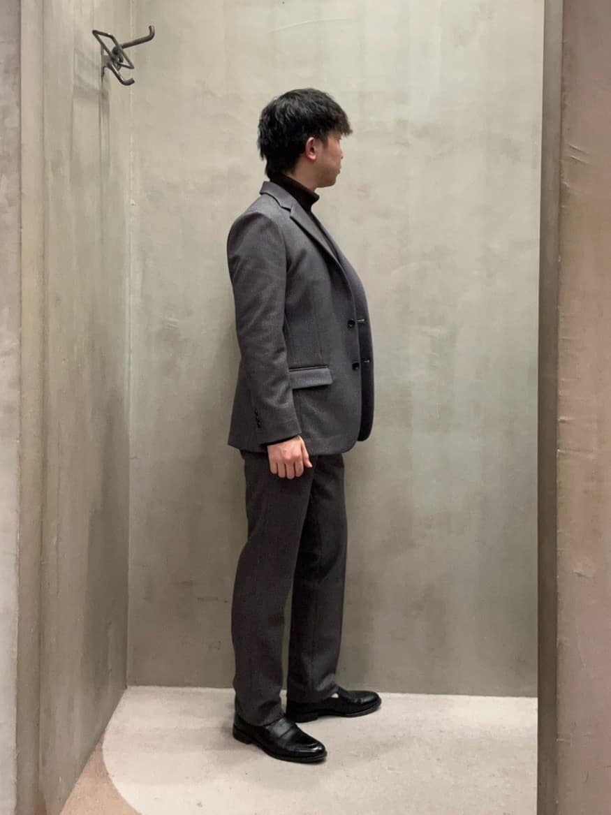 コウノ モトヤさんの「TAKEO KIKUCHI｜【DOWN FABRIC】ダウンファブリック ドレスパンツ / セットアップ対応」を使ったコーディネート
