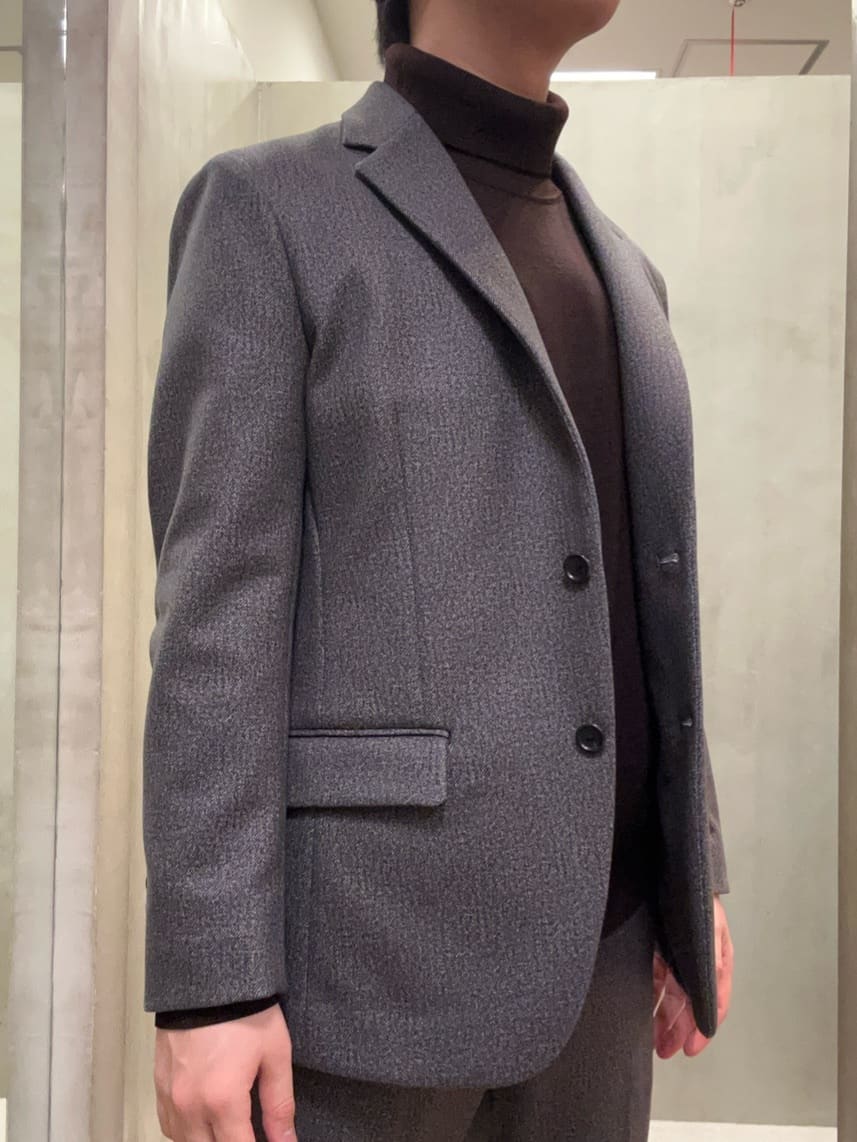 コウノ モトヤさんの「TAKEO KIKUCHI｜【DOWN FABRIC】ダウンファブリック ドレスパンツ / セットアップ対応」を使ったコーディネート