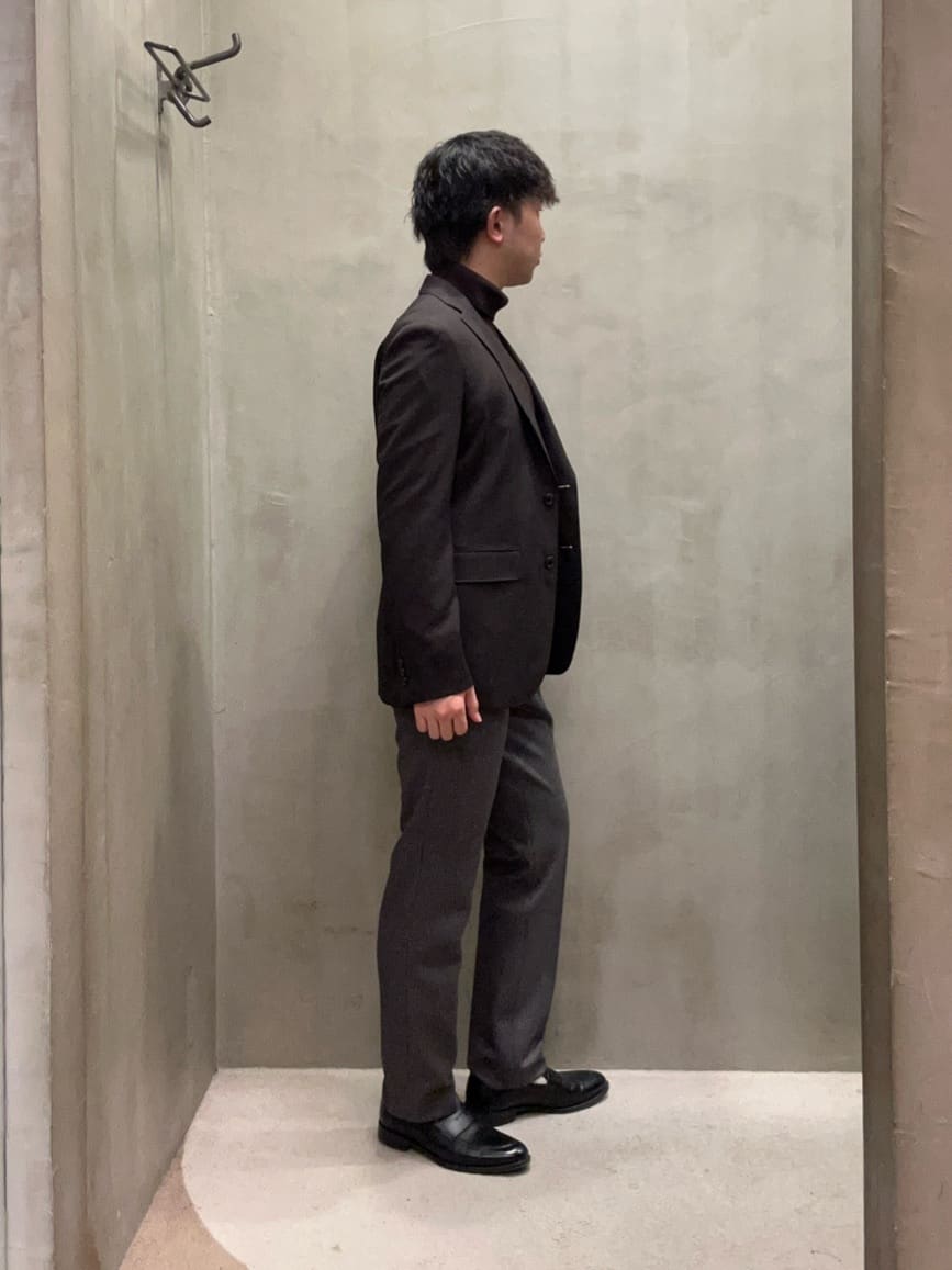 コウノ モトヤさんの「TAKEO KIKUCHI｜【DOWN FABRIC】ダウンファブリック ドレスパンツ / セットアップ対応」を使ったコーディネート