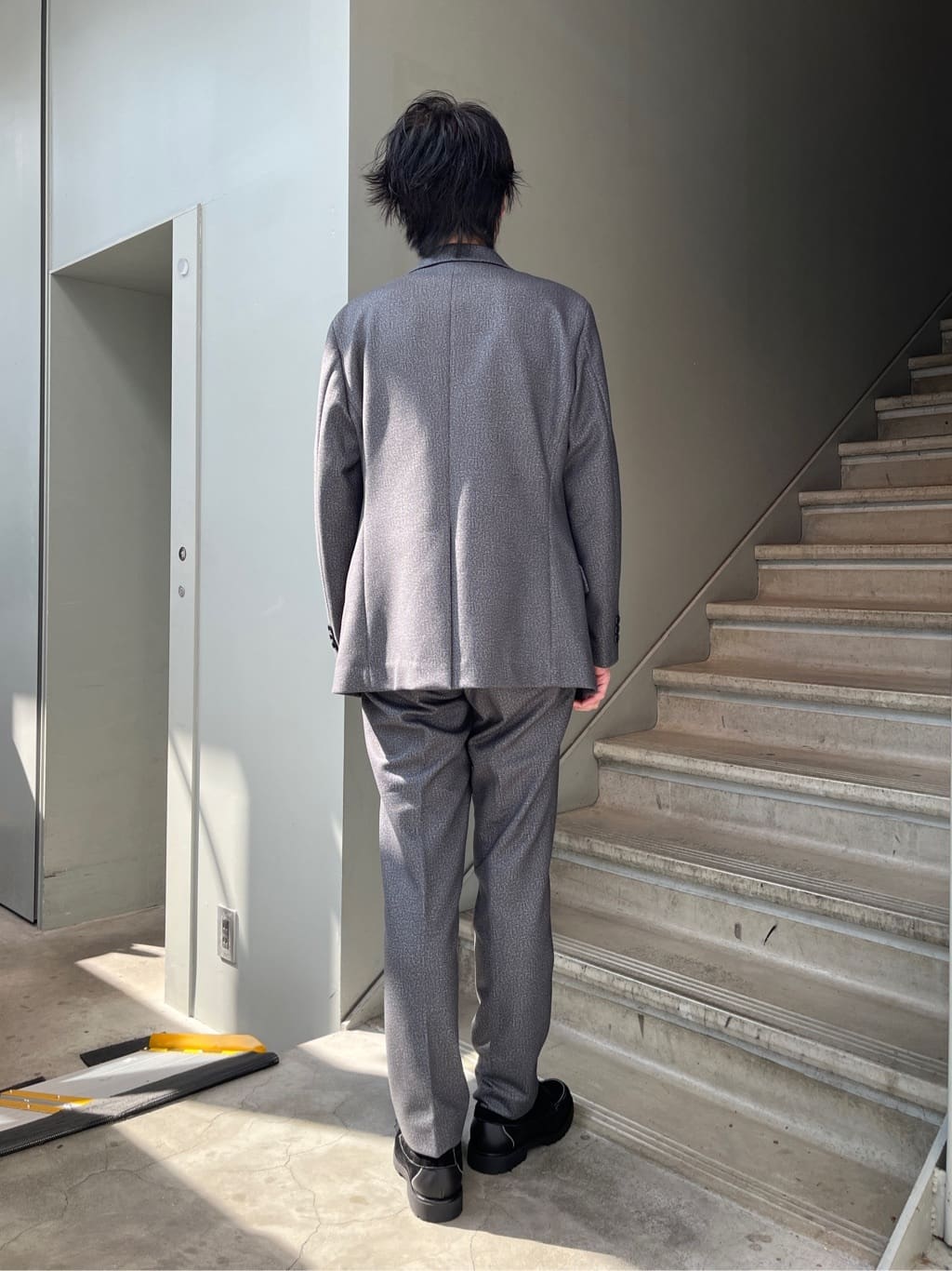 Shintaroさんの「TAKEO KIKUCHI｜【DOWN FABRIC】ダウンファブリック ドレスパンツ / セットアップ対応」を使ったコーディネート