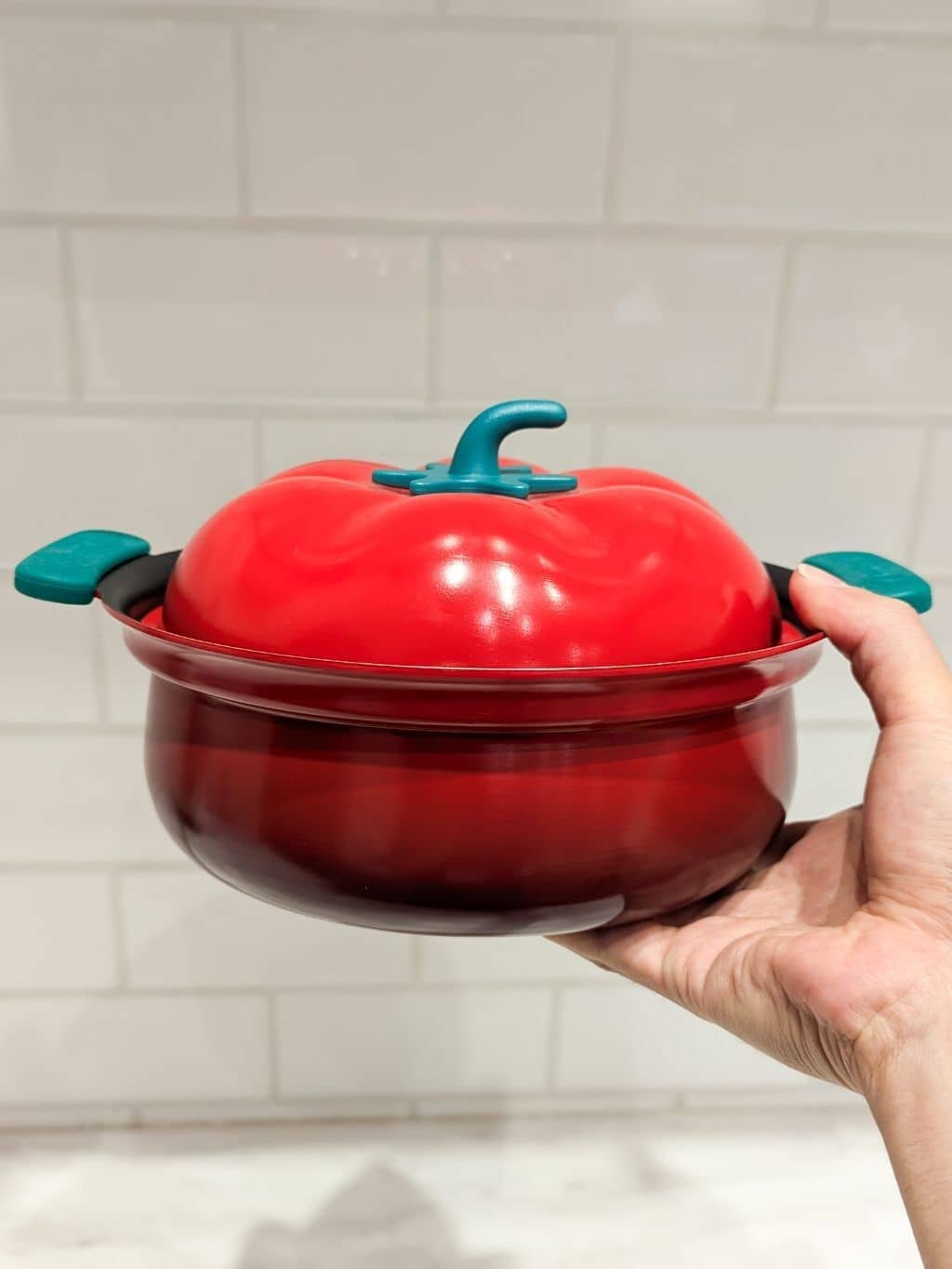 シモさんの「212 KITCHEN STORE｜べジポ IH対応ミニ卓上鍋 19cm トマト」を使ったコーディネート