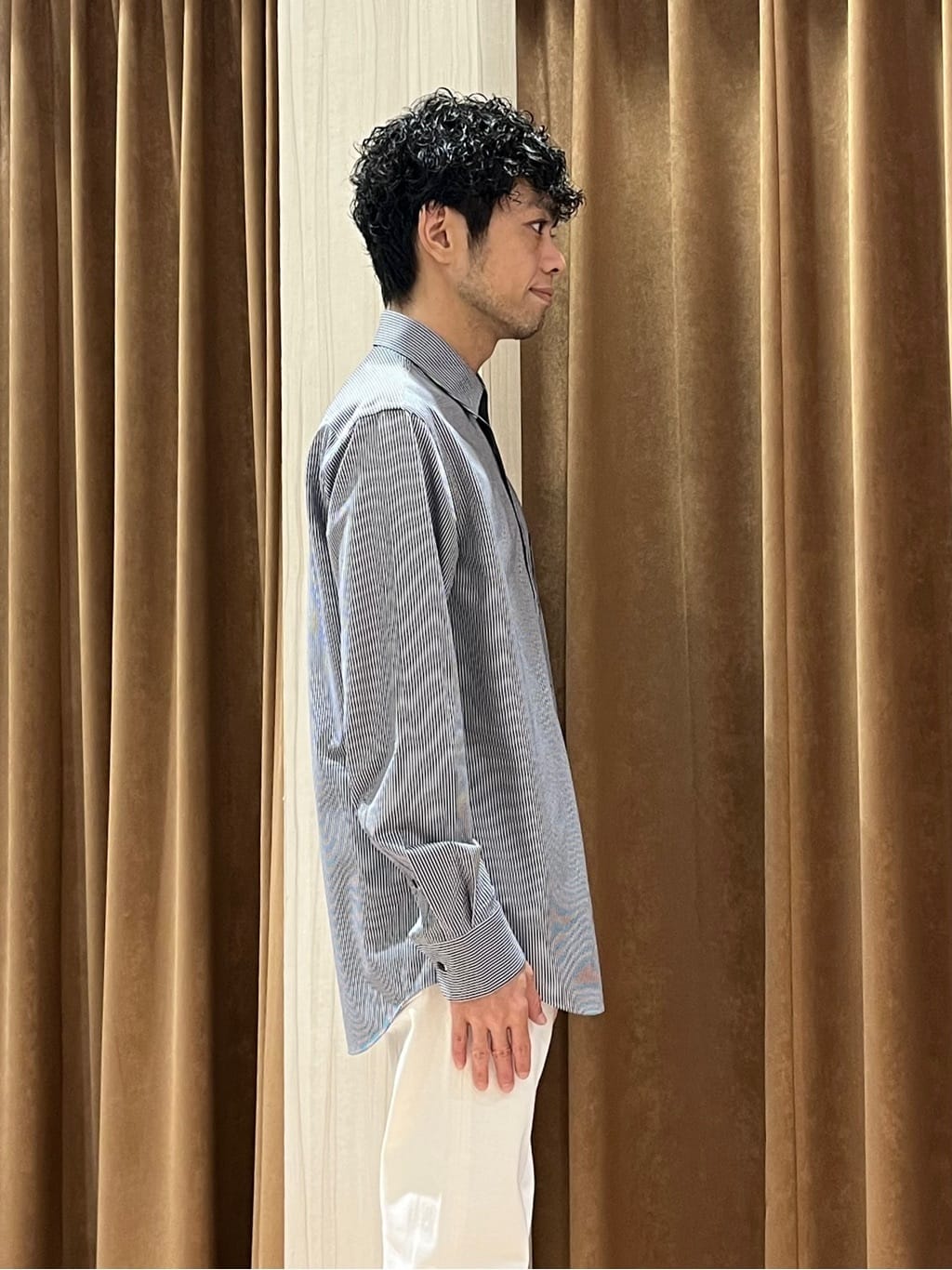 URAさんの「TAKEO KIKUCHI｜【Sサイズ～】ストレッチ デニム パンツ」を使ったコーディネート
