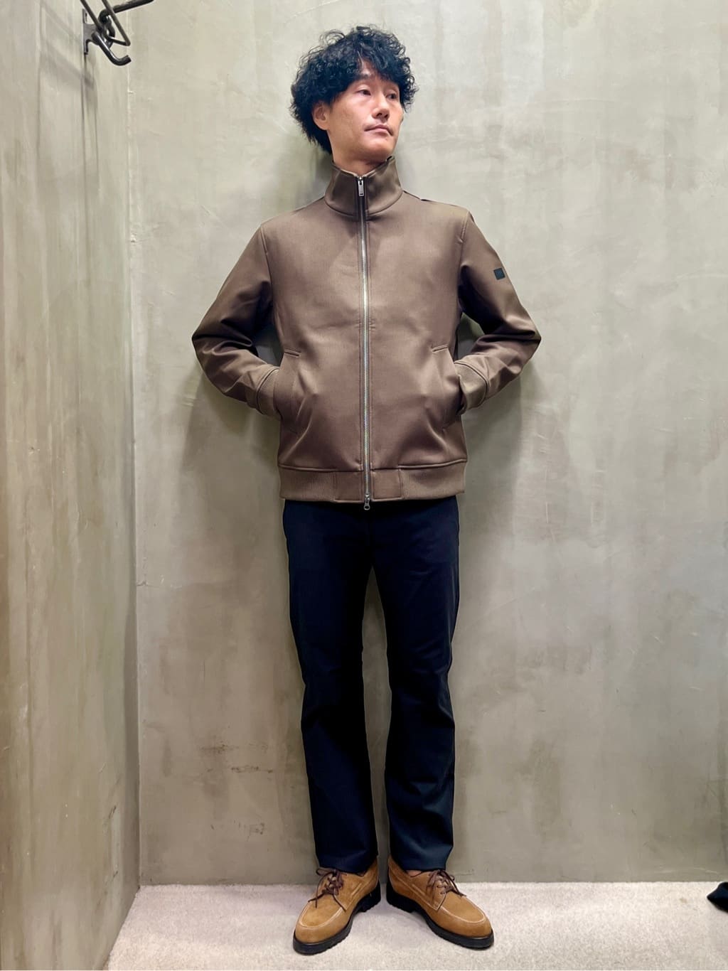 mutoさんの「TAKEO KIKUCHI｜【Made in JAPAN】播州織 ストレッチ パンツ」を使ったコーディネート