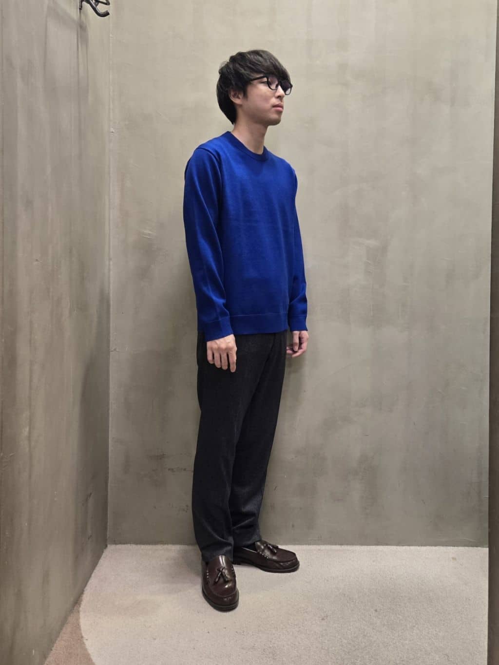 白木駆さんの「TAKEO KIKUCHI｜【ONOFF対応】TRダブルニット ストレッチパンツ」を使ったコーディネート