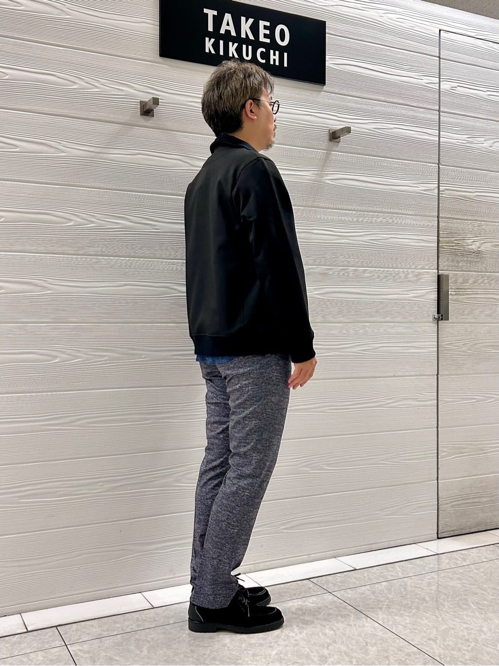 すーさんの「TAKEO KIKUCHI｜【ONOFF対応】TRダブルニット ストレッチパンツ」を使ったコーディネート