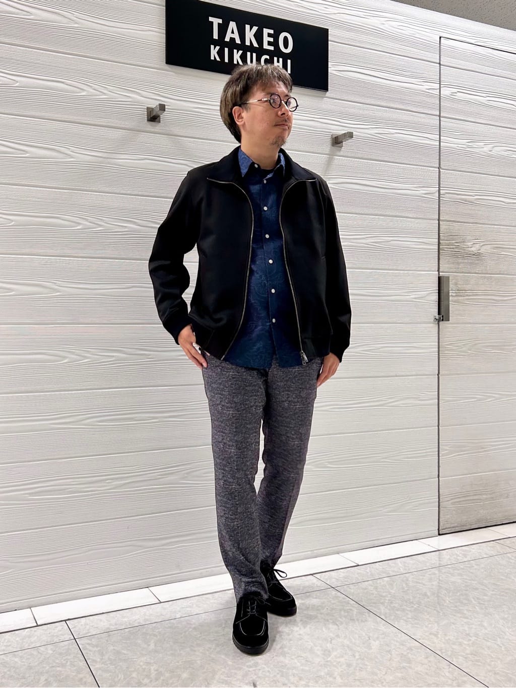 すーさんの「TAKEO KIKUCHI｜【ONOFF対応】TRダブルニット ストレッチパンツ」を使ったコーディネート