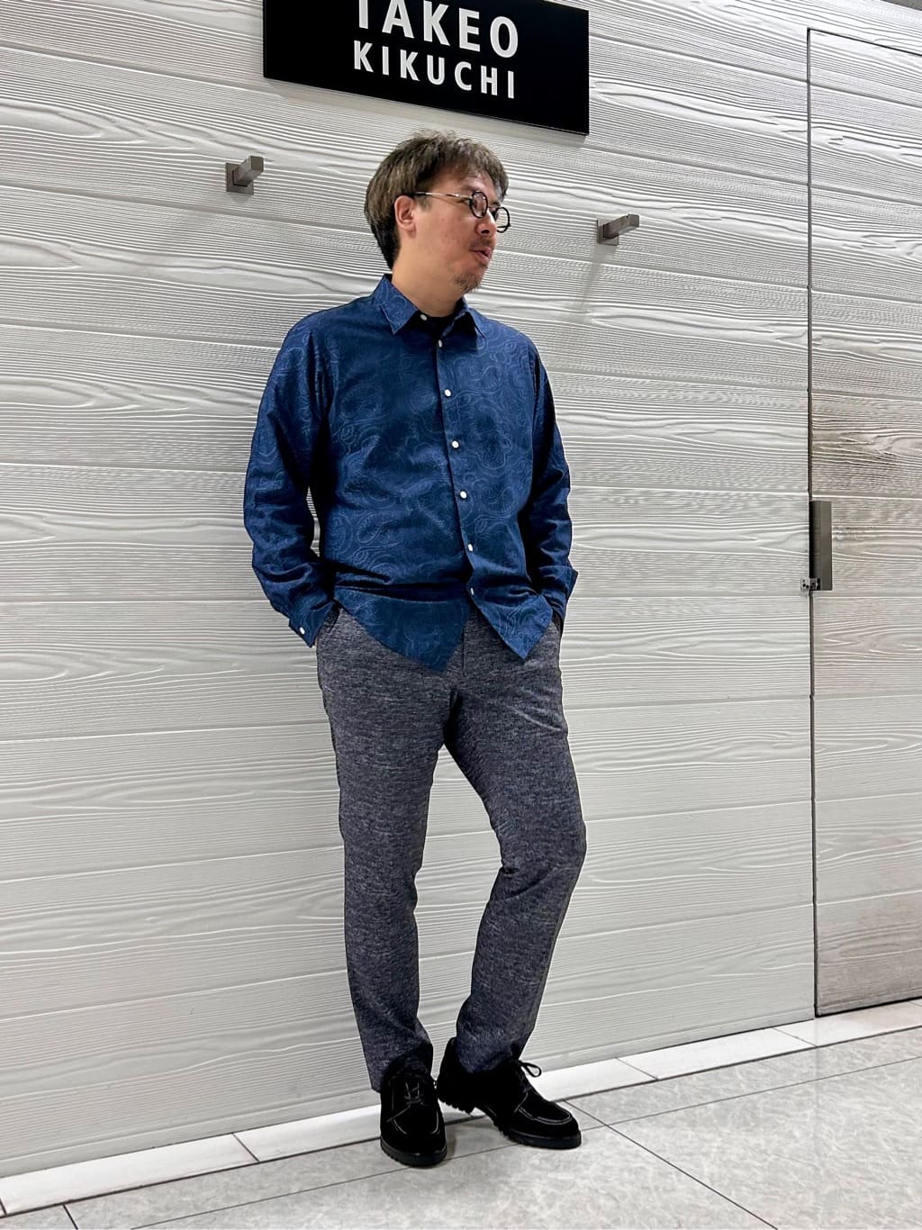 すーさんの「TAKEO KIKUCHI｜【ONOFF対応】TRダブルニット ストレッチパンツ」を使ったコーディネート