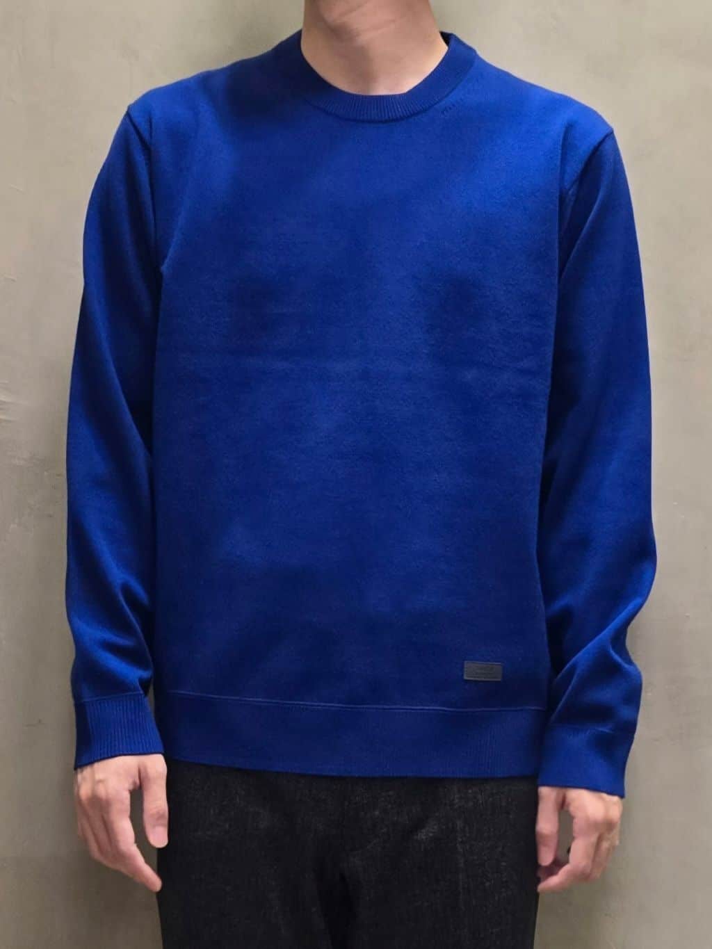 白木駆さんの「TAKEO KIKUCHI｜【ONOFF対応】TRダブルニット ストレッチパンツ」を使ったコーディネート