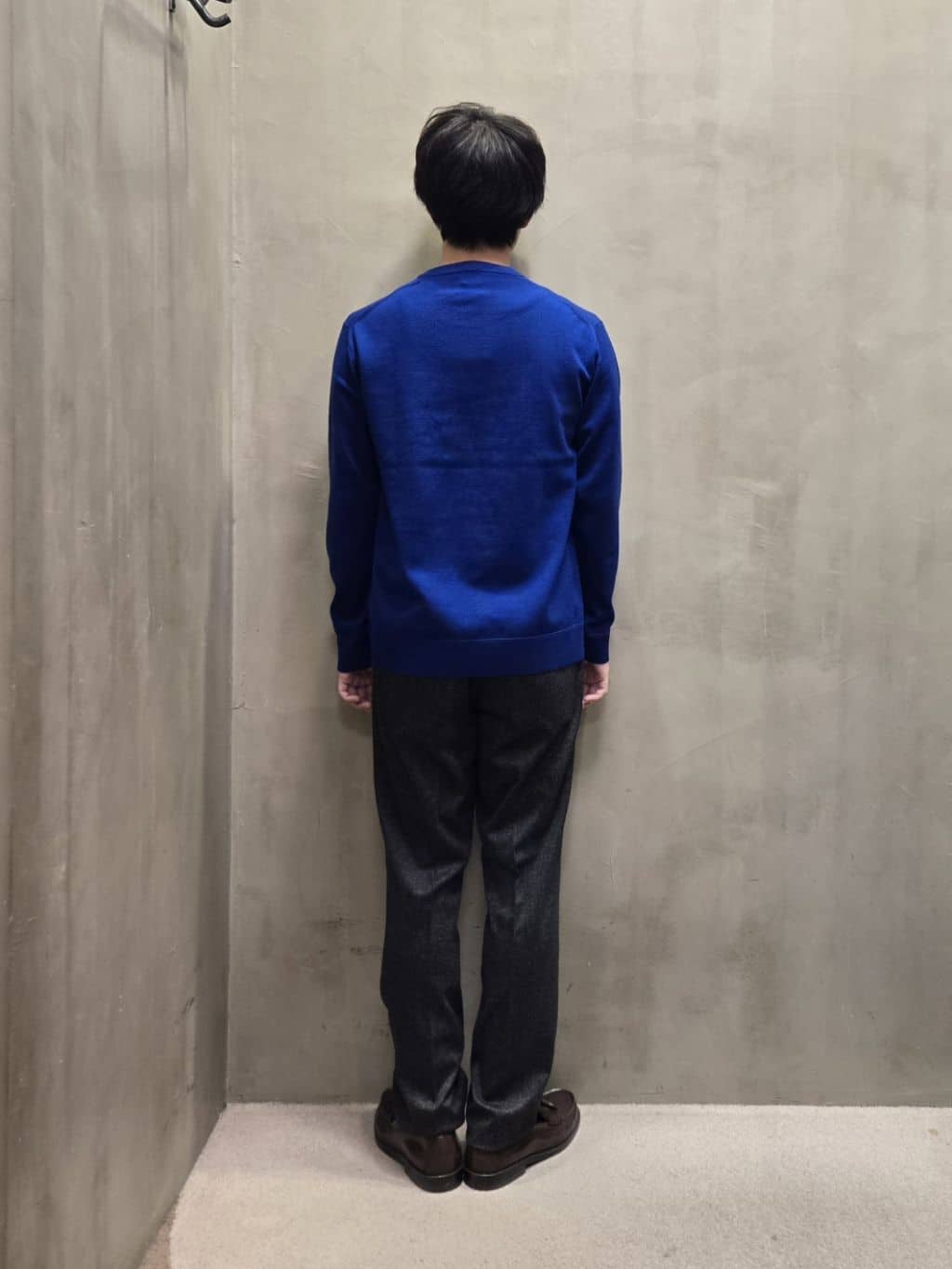 白木駆さんの「TAKEO KIKUCHI｜【ONOFF対応】TRダブルニット ストレッチパンツ」を使ったコーディネート