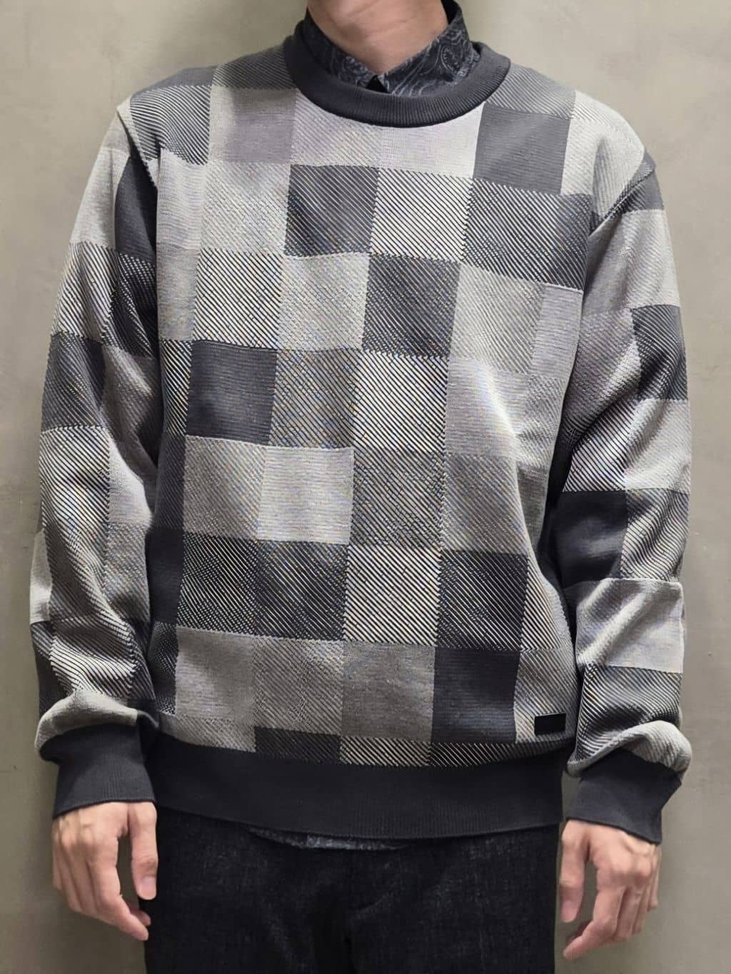 白木駆さんの「TAKEO KIKUCHI｜【ONOFF対応】TRダブルニット ストレッチパンツ」を使ったコーディネート